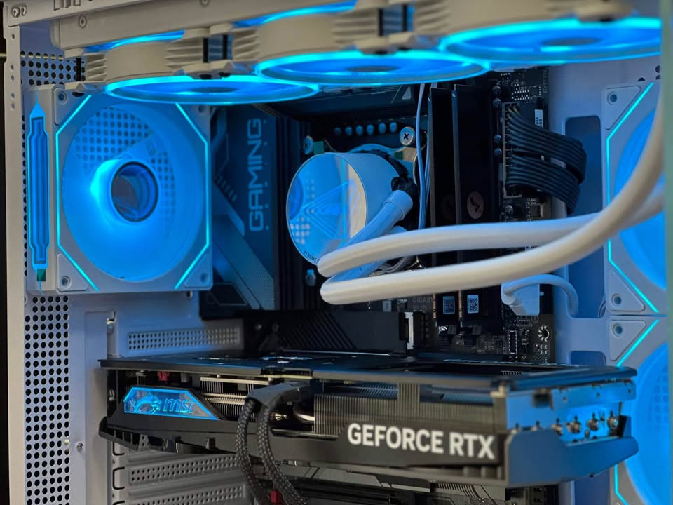 I7-14700KF | 32GB DDR5 | RTX 4070Ti 12GB