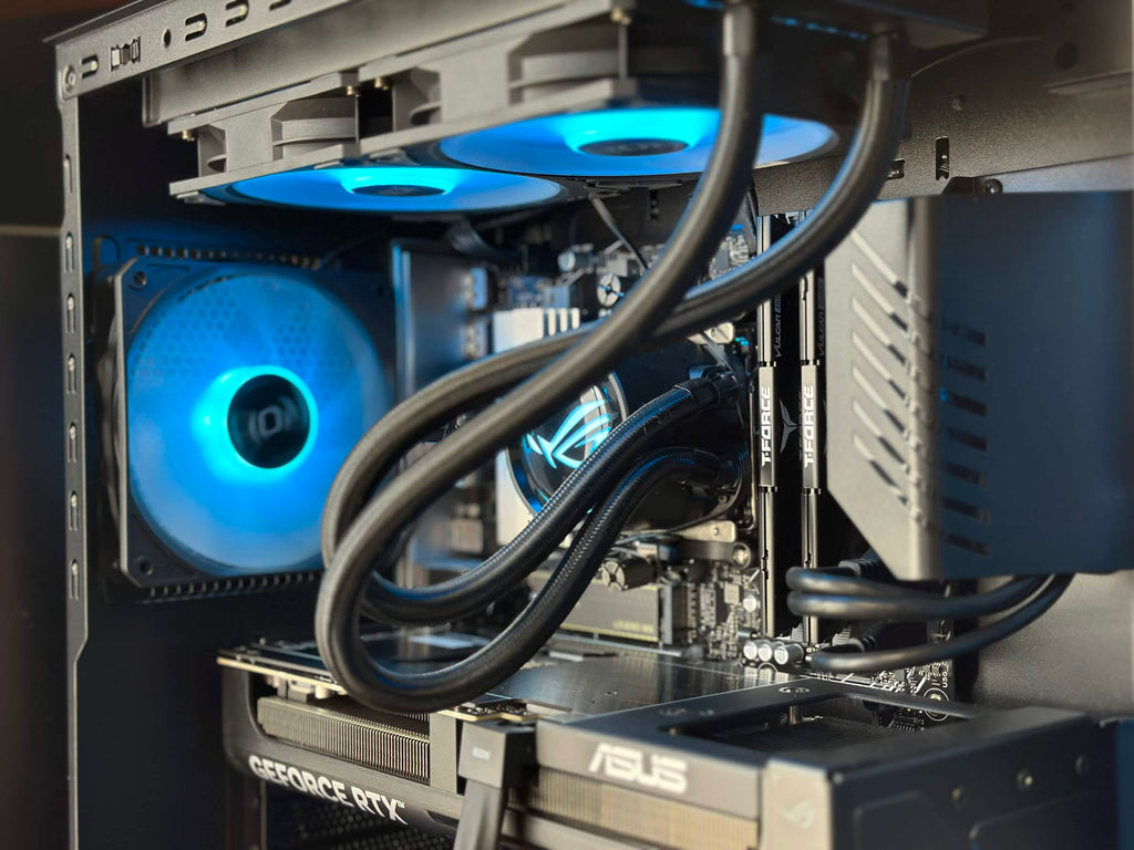 ASUS GM700 Ryzen 7 9800X3D | RTX 5070 | 2TB NVME GAMING PC
