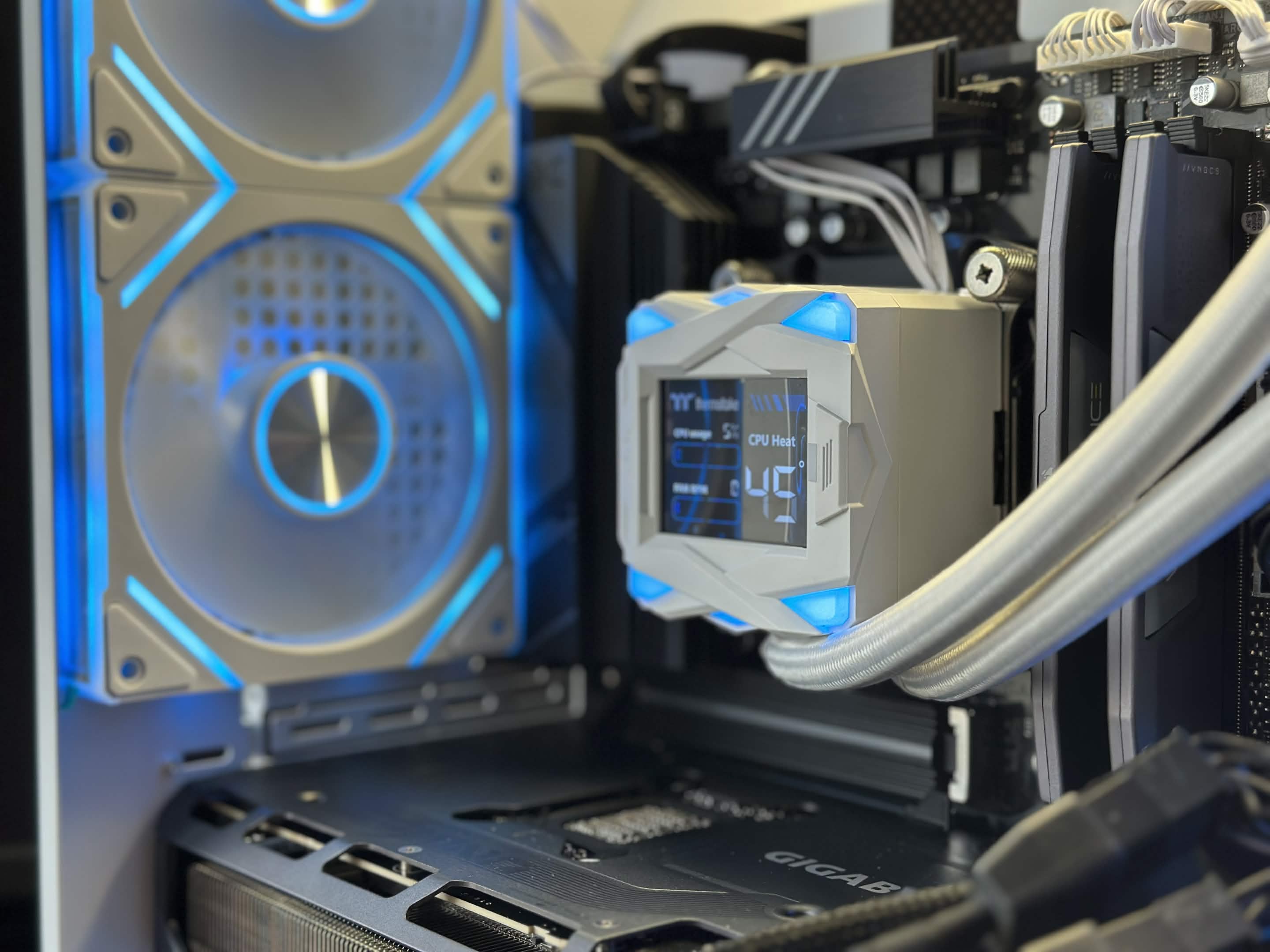 Ryzen 7 9800X3D| RTX 5080 | 32GB DDR5 | 1TB NVME GAMING PC